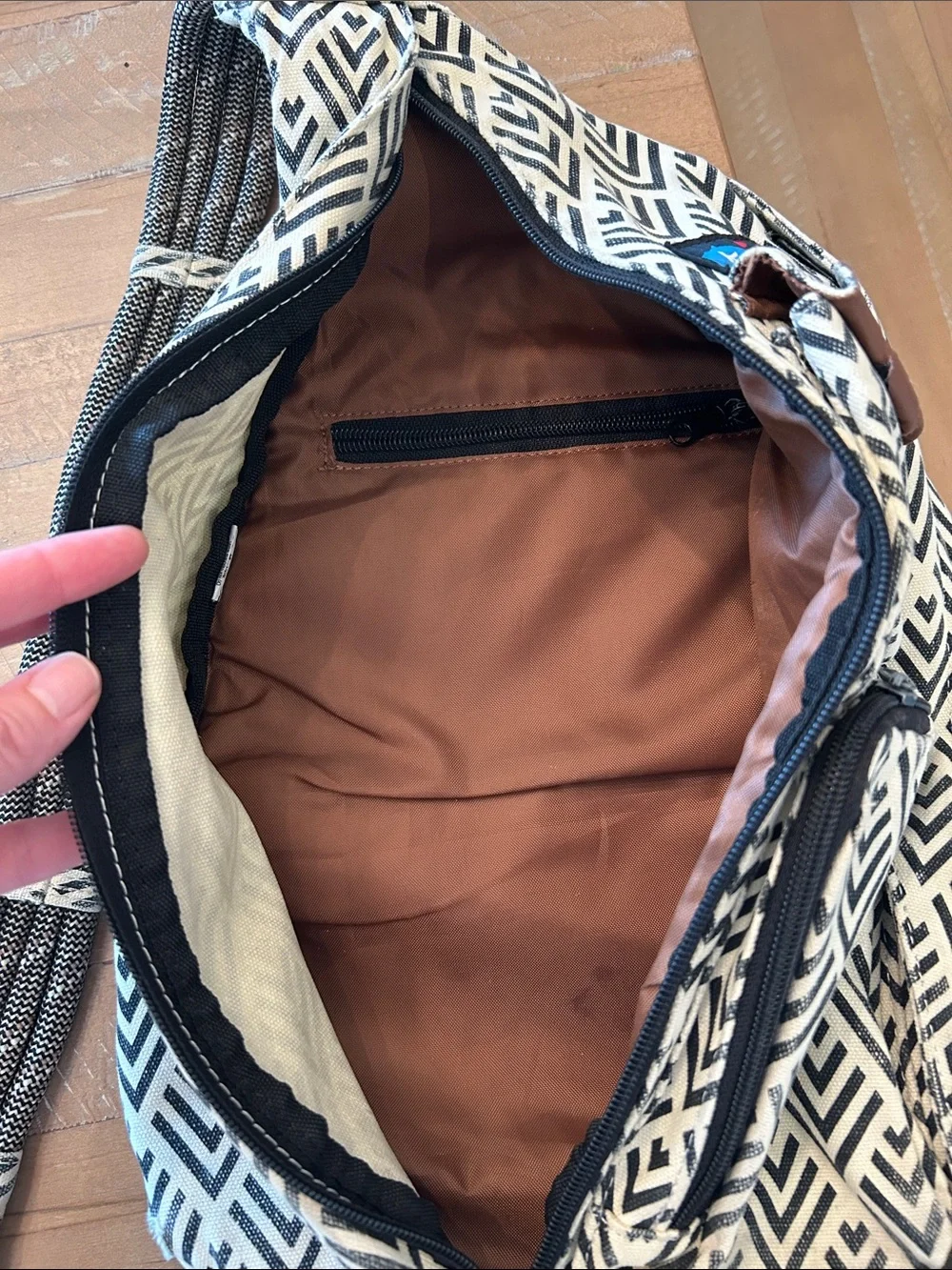 Kavu Black & Cream Chevron Sling Bag with Blue Logo Accent - Picture 4 of 5
